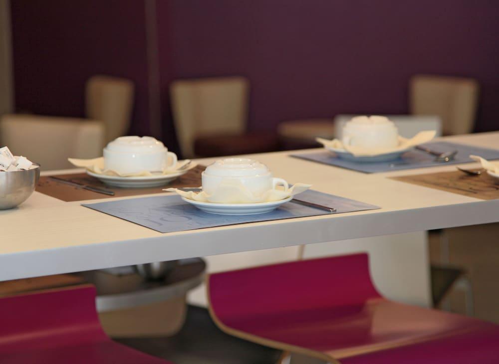 Icone Hotel - Annecy Bagian luar foto